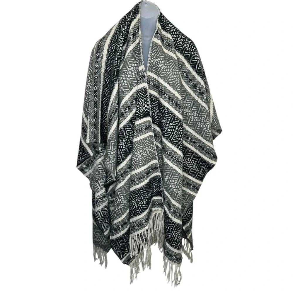 Torrid Boho Knit Shawl Wrap OS Black Gray Fringe Southwest Hippie Soft & Cozy